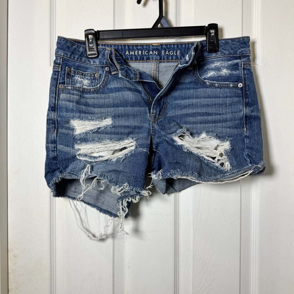 American Eagle Denim Shorts Size 6 Distressed Raw Hem Blue